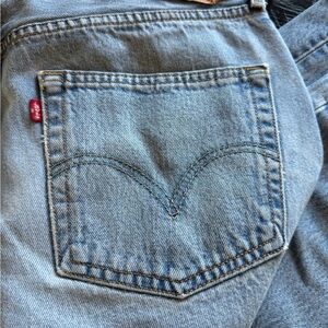 Levi's Blue Jeans with Signature Arcuate Design